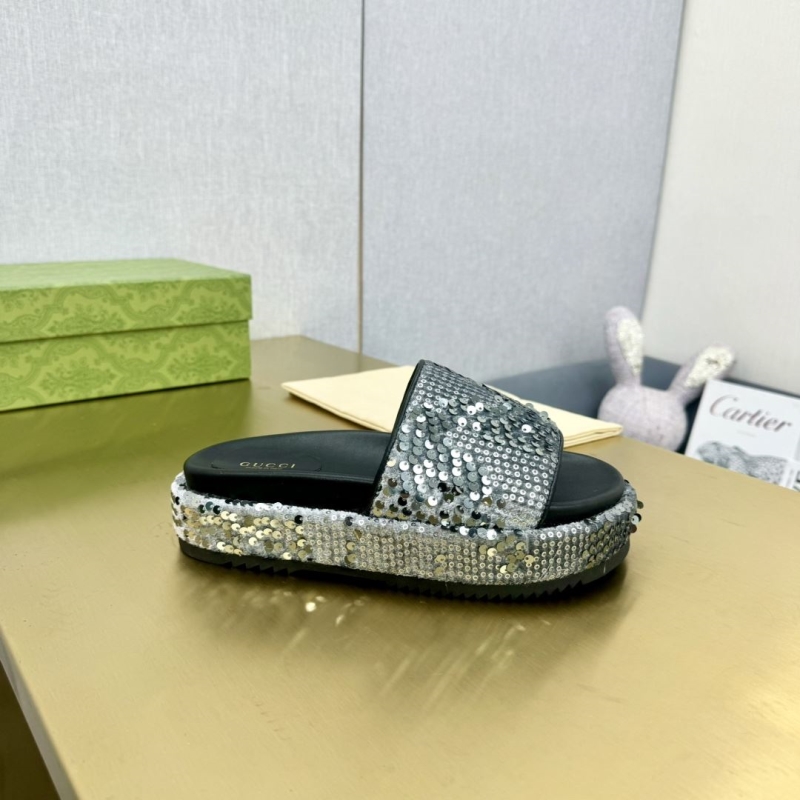 G*u*i slippers